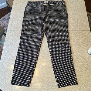 Old Navy Pixie Ankle Pants. Size 8 Regular, Navy Blue with Polka Dots.
